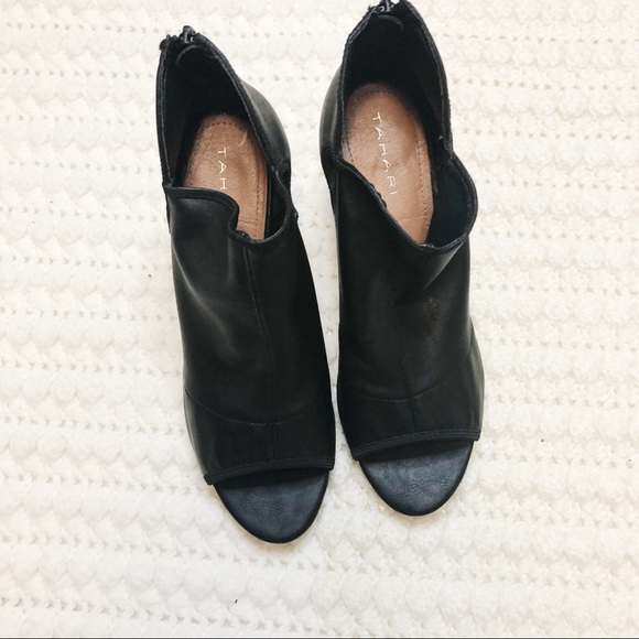 Tahari women ankle bootie black peep toe size 9 - Picture 6 of 10